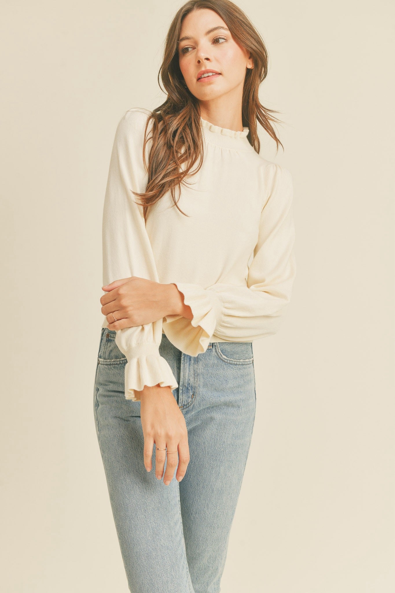 RUFFLED SWEATER TOP